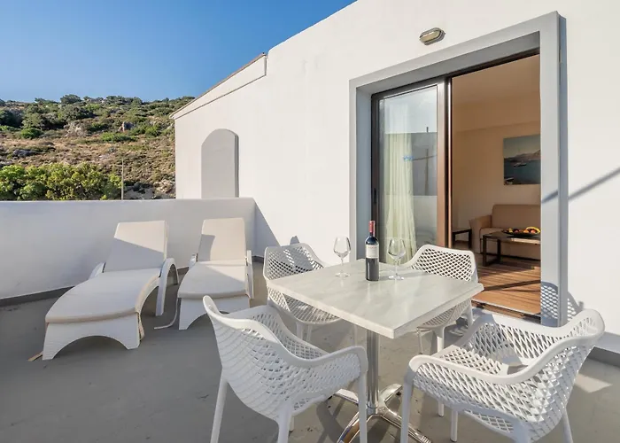 Ladiko Suites -