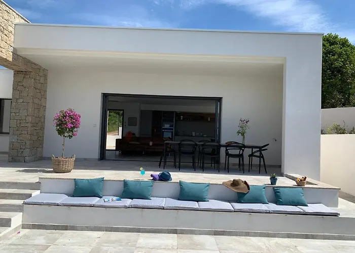 LES VILLAS DU DOMAINE NAPOLEON CORSICA vue mer et piscine