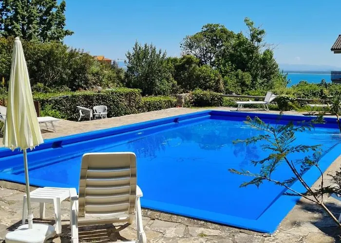Navarro Hill Resort