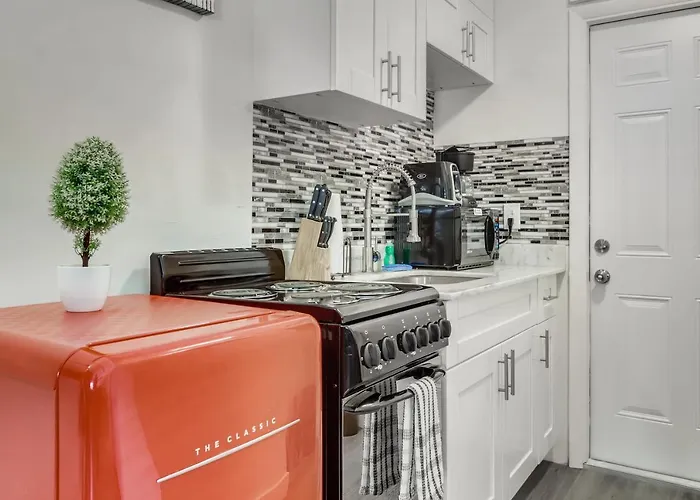 Apartment: Coral Sands Boutique Lux Studio