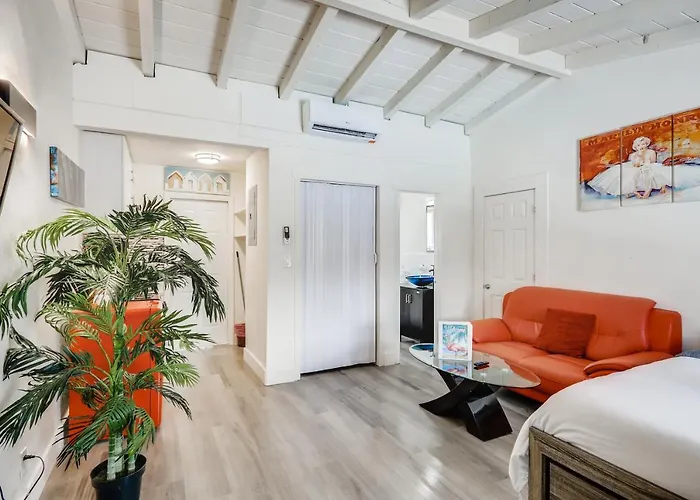 Apartment: Coral Sands Boutique Lux Studio