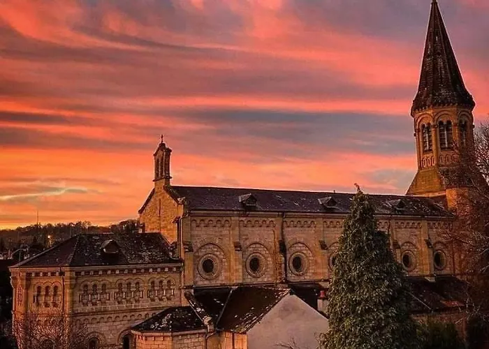 Chambre climatisée au cœur de brive avec téléviseur connecté wifi Netflix