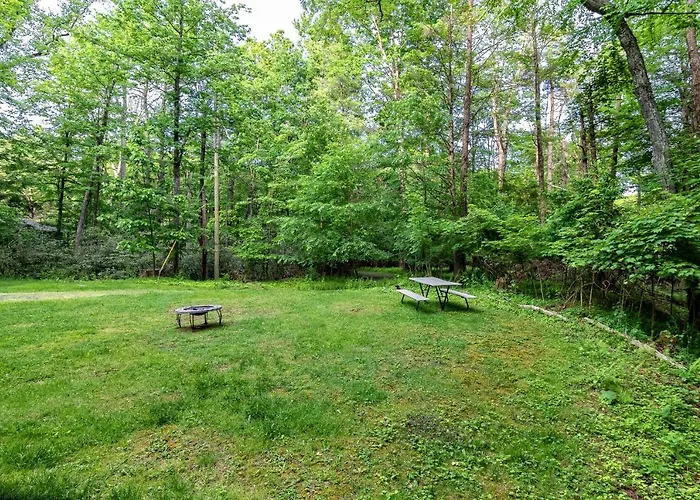 Camelback Cottage - On One Acre & Near Local Attractions