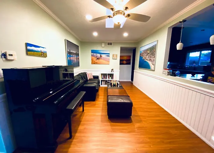 Costa Mesa Homestay - Private Rooms With 2 Shared Baths And Hosts Onsite