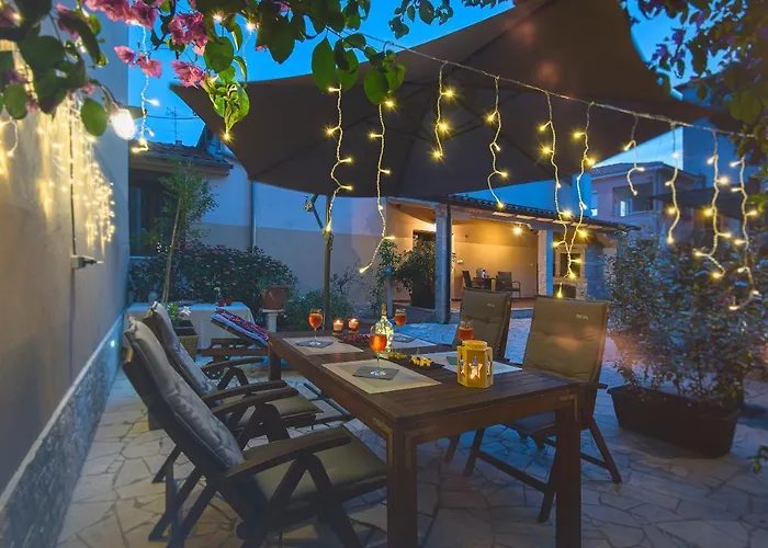 Hotel near College: Mimoza Old Town Pula Apartments