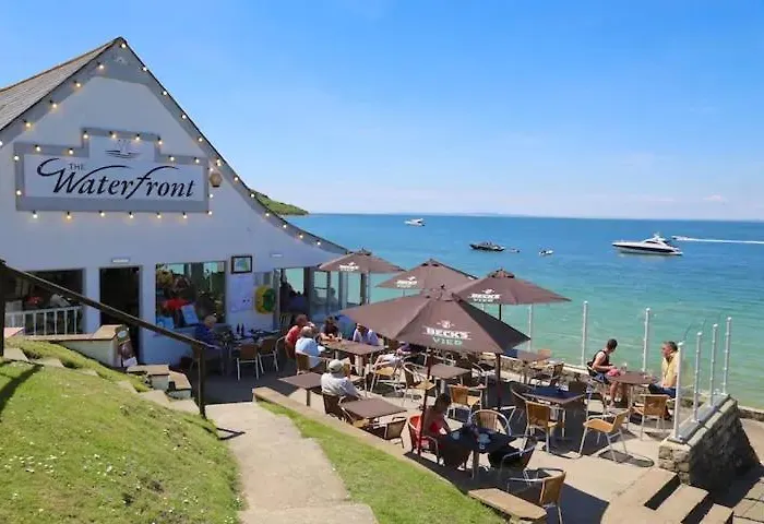 Brambles Chine: Beachside Retreat with Wi-Fi