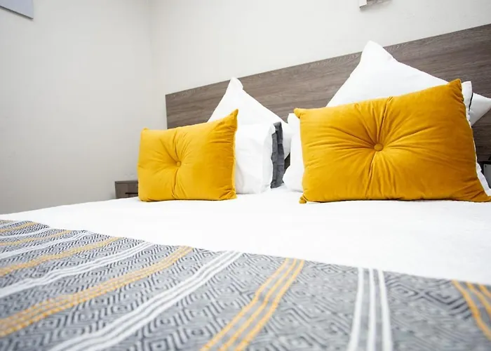 Apart hotel: The Hide On Claremont