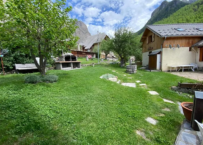 L ALPIN bel appartement avec terrasse dans vieille ferme de montagne rénovée