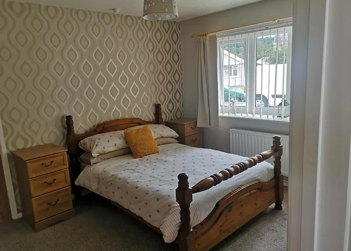 En-Suite Bedroom In A Quiet Bungalow