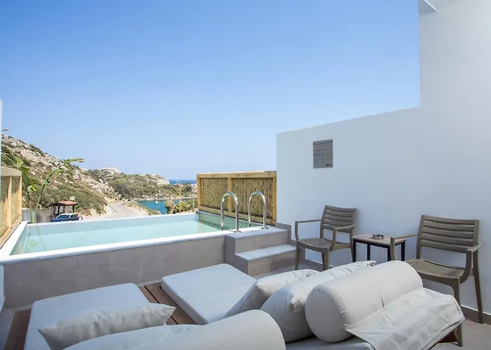 Ladiko Suites -