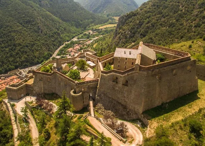 Les Maisons du Conflent, maisons familiales en pierre au coeur des remparts
