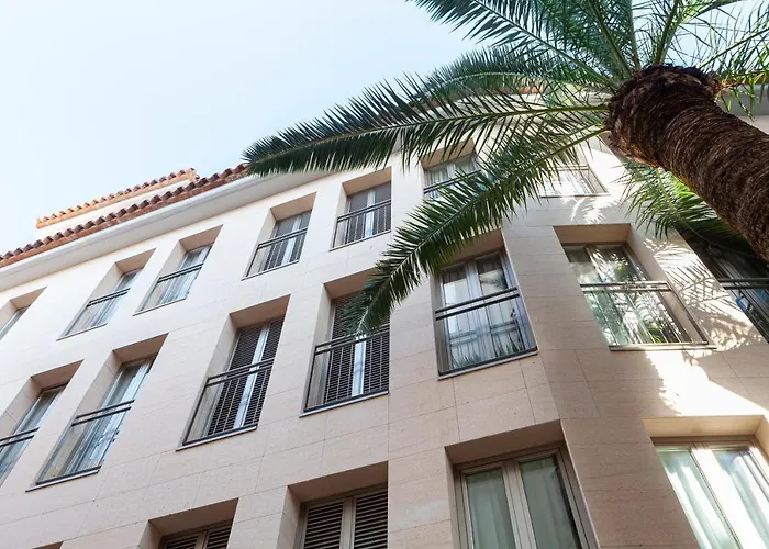 Apartamentos Mayal con Piscina