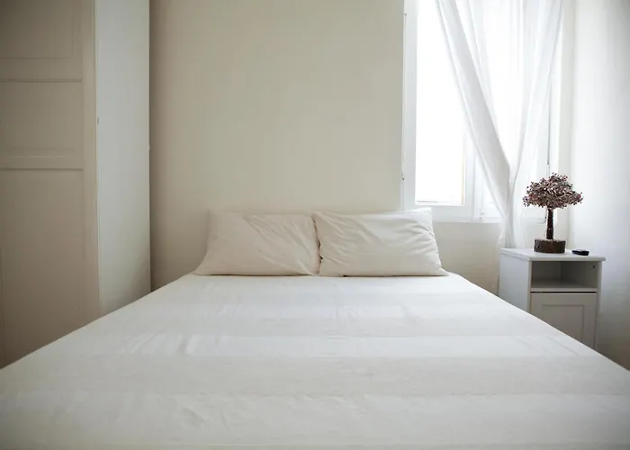 Neve Tzedek Original Style Apartments