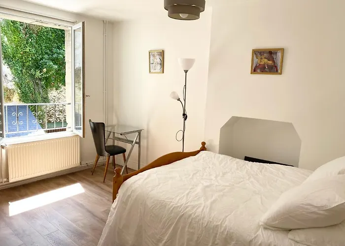 La Maison des Remparts - Gite 3 etoiles pour 8 pers a Loches