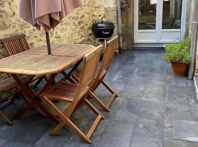 La Maison des Remparts - Gite 3 etoiles pour 8 pers a Loches