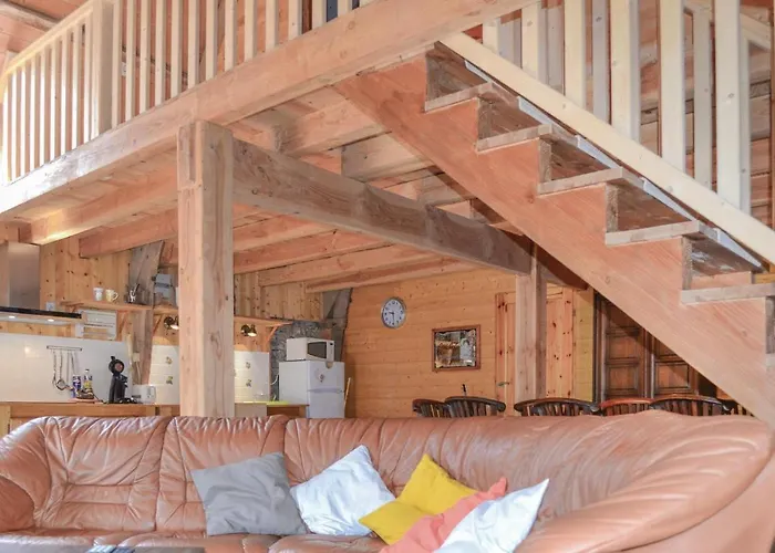Awesome Home In Padirac With Wifi