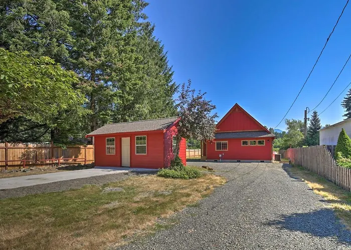 Rustic Cabin Near Mt Rainier: Fire Pit & Bbq!