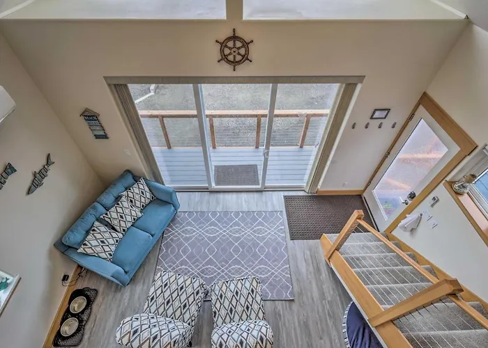 Yachats Gem W/ Private Beach Access, Views