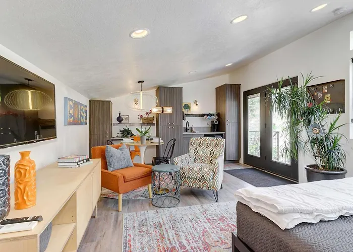Stylish & Modern Boise Studio W/ Foothills Views!