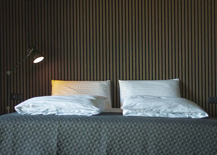 Family Hotel: Black Beach Suites