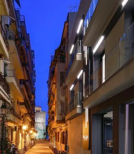 Hotel near College: Pillow Urban Stay