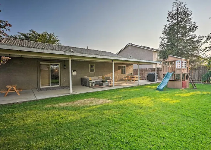 Family-Friendly Home, 6 Mi To Riverwalk Plaza
