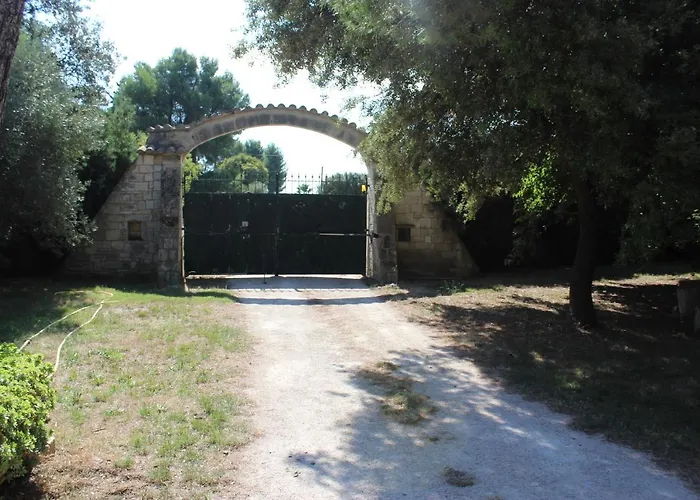 Le Mas De Lucien Entre Arles, Nimes, Avignon.