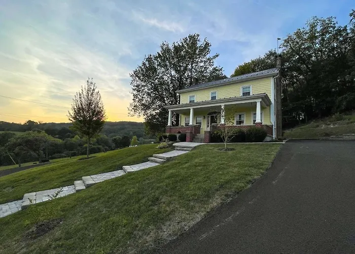 Abingdon Family Getaway W/ Porch & Views!