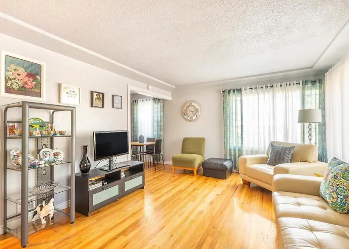 Duplex In Alberta Art District