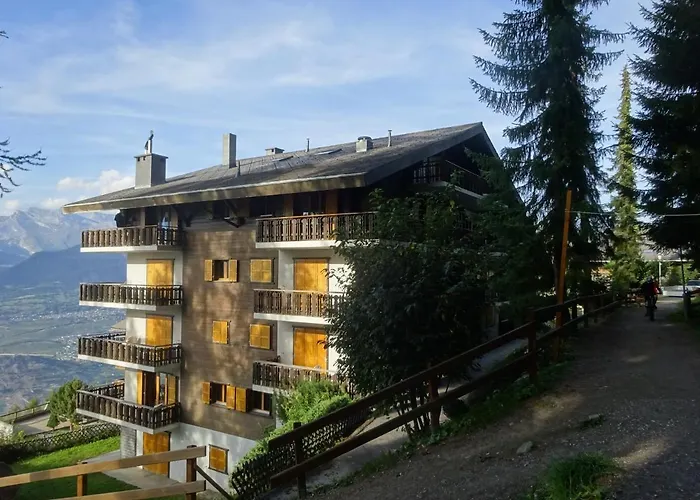 The Purple Fox'S Family Home - Veysonnaz