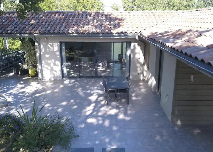 Les Oliviers gîte grand confort au calme classé 3 étoiles