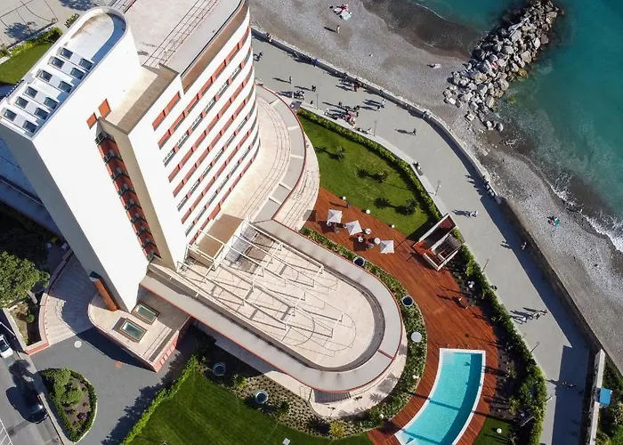  Grand Torre Fara