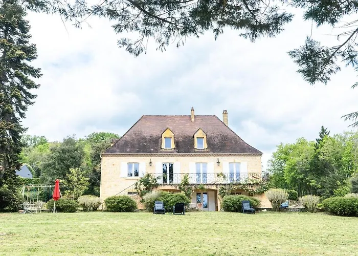 Propriété avec piscine de 2 à 9 personnes, Gîte De Saint Donat,
