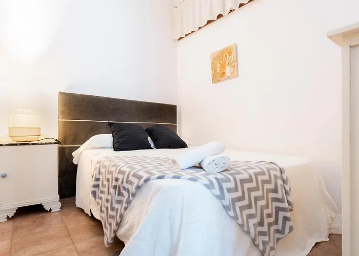 Hotel cerca del colegio: Hsh Suites Triana