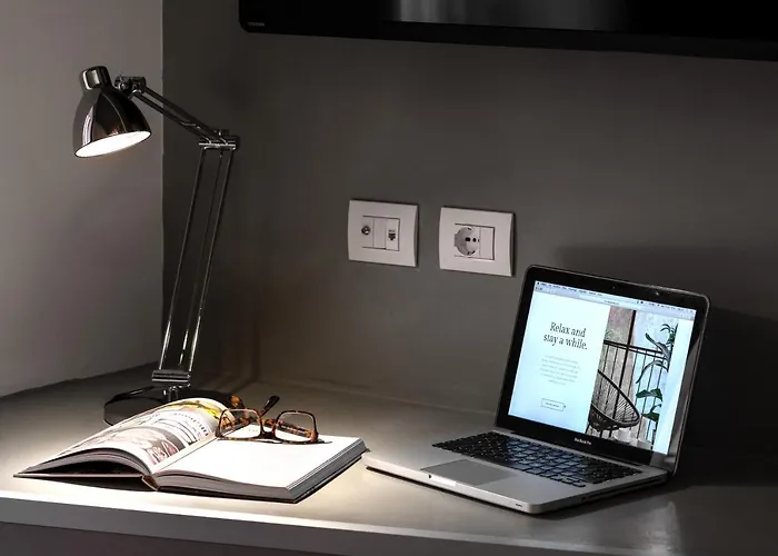  N - Space Modern Guestrooms