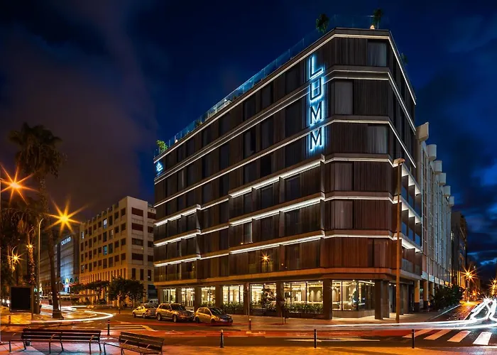 Hotel de 4 estrellas: Hotel Livvo Lumm