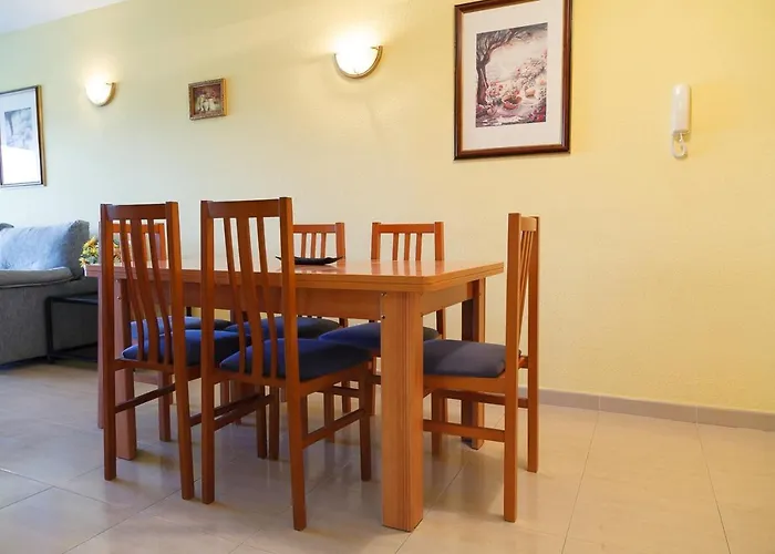 Uhc Village Park Apartments