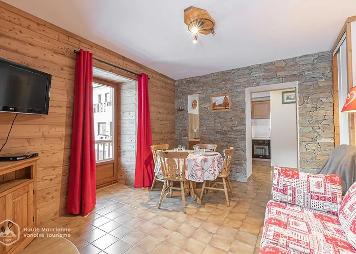 153 Rue des Rochers
