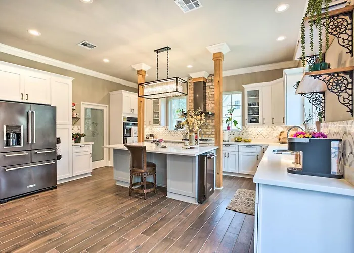 Luxe Home With Yard Near Lake Pontchartrain!