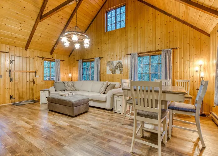 Campfire Cabin On The River
