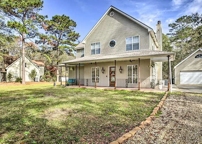 Luxe Home With Yard Near Lake Pontchartrain!
