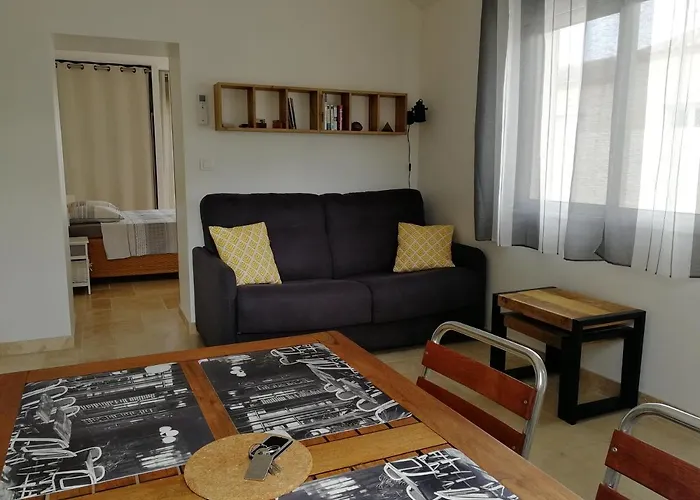 Petite Maison refaite à neuf proche plage