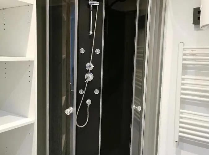 Studio centre ville de la Bourboule refait neuf octobre 2022