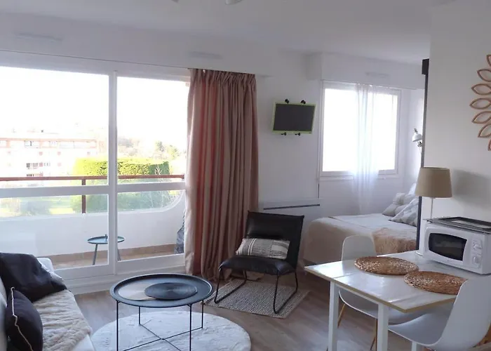 Studio vue panoramique sur mer