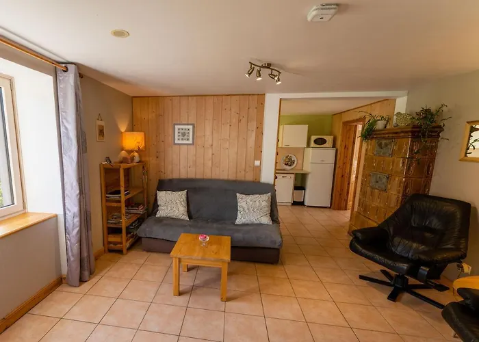 Gîte du Grand Pré, Alsace, Appartement calme 1 chambre, pour 2 personnes, avec vue sur montagne, randonnées, lacs, nature, vélo, près de Colmar, Riquewihr et Kaysersberg
