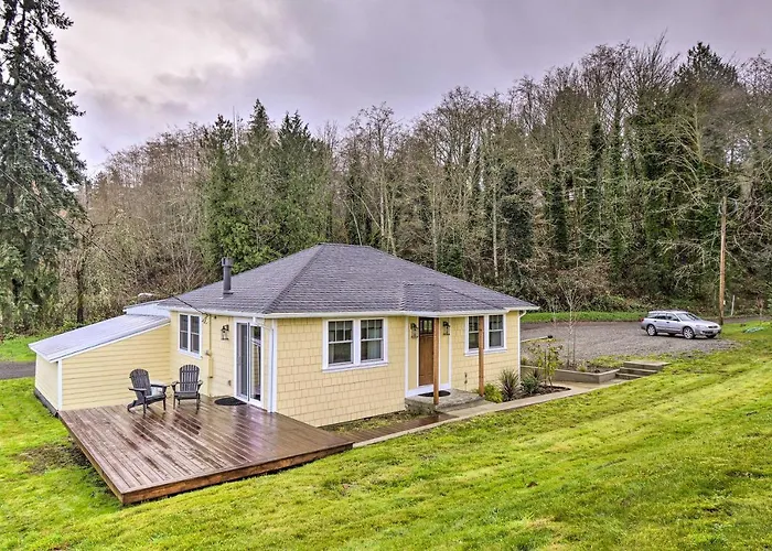 Updated Port Orchard Home, Walk To Waterfront