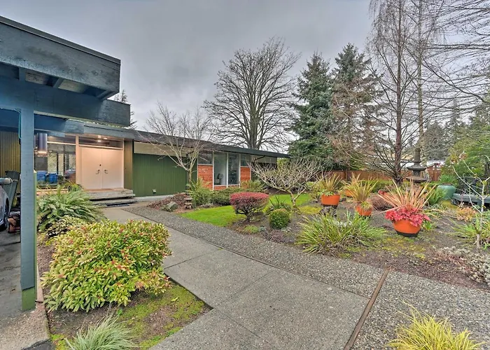 Edmonds Apartment With Private Wine Cellar!