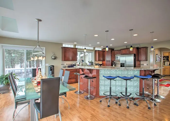 Secluded Home W/ Pool ~ 14 Mi To Coeur D'Alene!