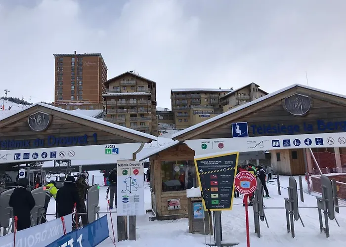Appartement 6 personnes - Deux chambres - 40M2 - Balcons 10M2 sur pistes - Aucun vis à vis - Piscine - B301