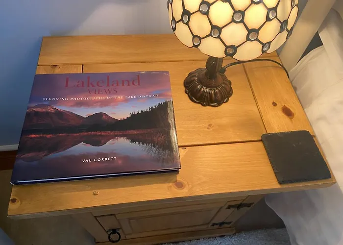 Lakeland Snug